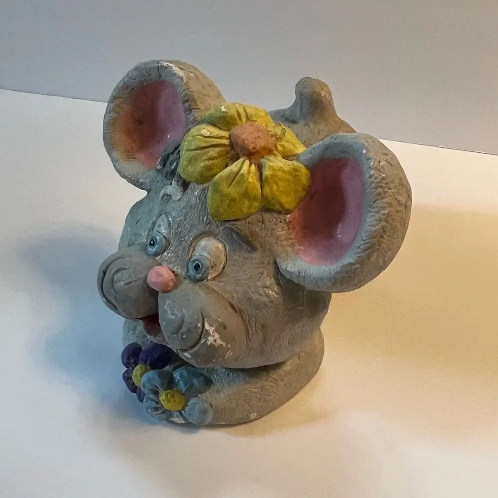 Old  Mouse - Picture 5 of 12